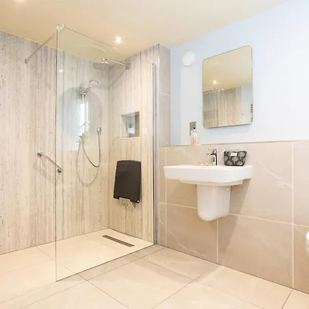 The Old Piggery * كندال