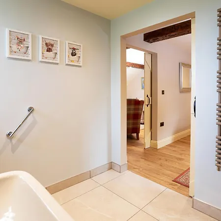 The Old Piggery * كندال